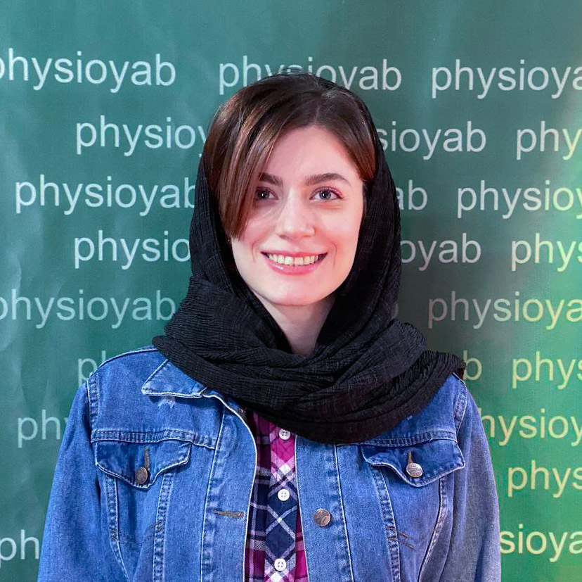 ساینا وحیدی منش