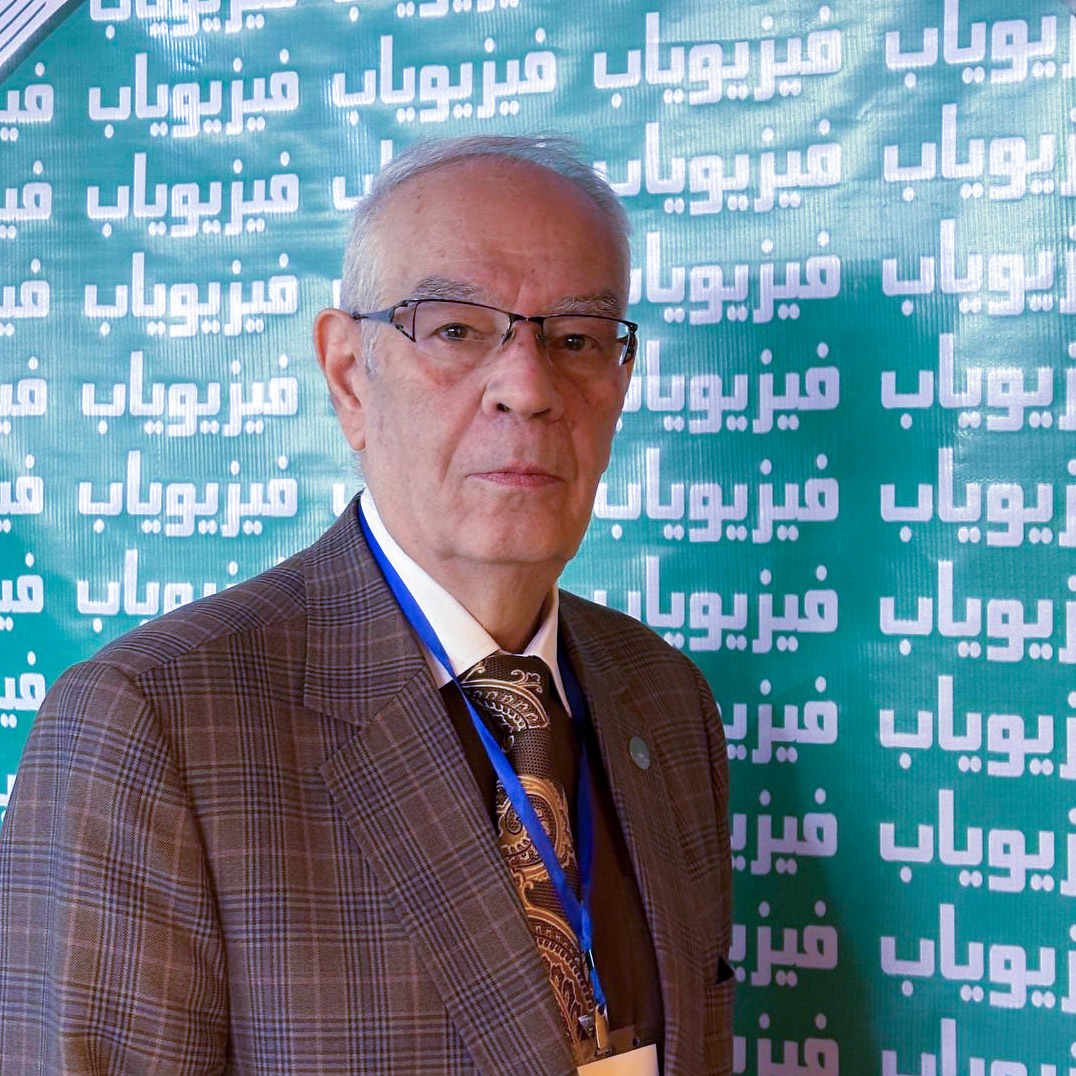 همایون ستوده